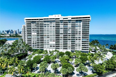 Condominio en alquiler en Miami, Florida, 3 dormitorios, 225.2 m2 № 1742372 - foto 1