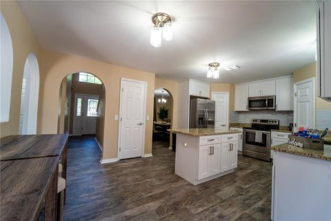 Villa ou maison à louer à Wesley Chapel, Floride: 4 chambres, 204.38 m2 № 1644715 - photo 13