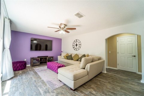 Villa ou maison à louer à Wesley Chapel, Floride: 4 chambres, 204.38 m2 № 1644715 - photo 4
