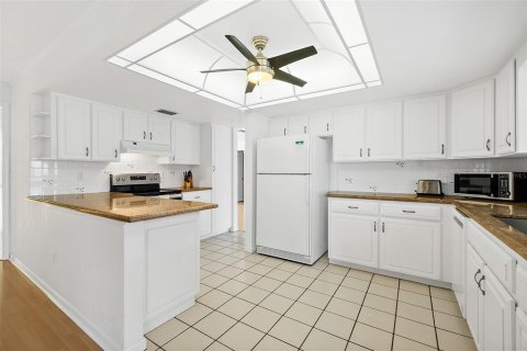 House in Palm Coast, Florida 3 bedrooms, 178.84 sq.m. № 1849888 - photo 19