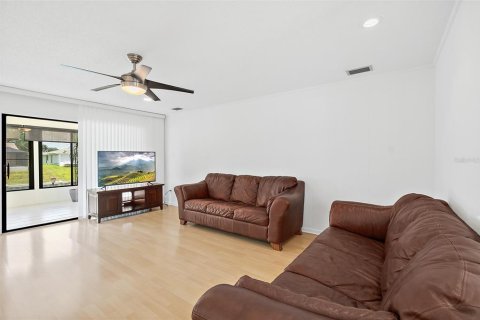 House in Palm Coast, Florida 3 bedrooms, 178.84 sq.m. № 1849888 - photo 15