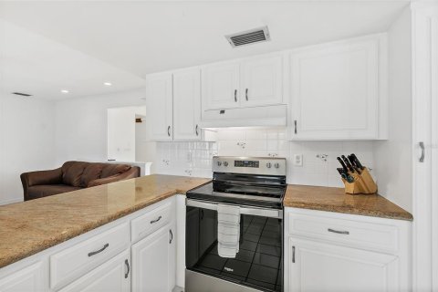 House in Palm Coast, Florida 3 bedrooms, 178.84 sq.m. № 1849888 - photo 21