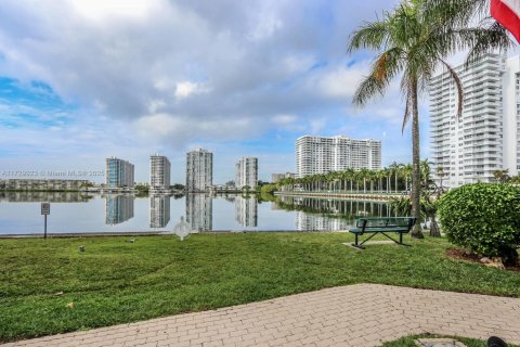 Condominio en venta en Aventura, Florida, 2 dormitorios, 96.9 m2 № 1860272 - foto 22