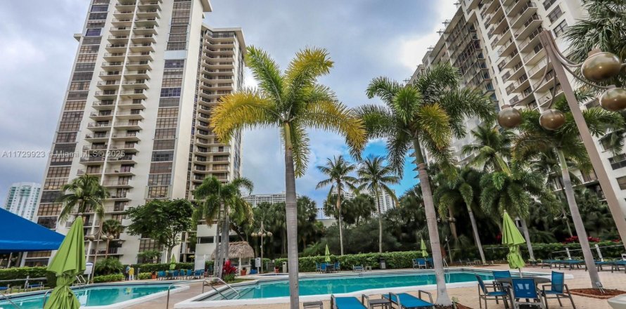 Condominio en Aventura, Florida, 2 dormitorios  № 1860272