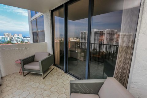 Condominio en venta en Aventura, Florida, 2 dormitorios, 96.9 m2 № 1860272 - foto 10
