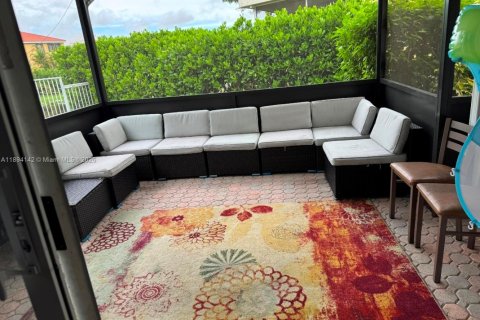 Снять в аренду виллу или дом в Корал-Спрингс, Флорида 3 спальни, 152.27м2, № 1946967 - фото 19