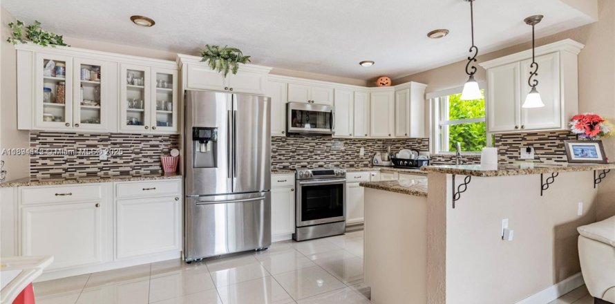 Дом в Корал-Спрингс, Флорида 3 спальни, 152.27м2 № 1946967