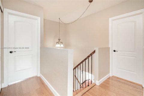 Снять в аренду виллу или дом в Корал-Спрингс, Флорида 3 спальни, 152.27м2, № 1946967 - фото 11