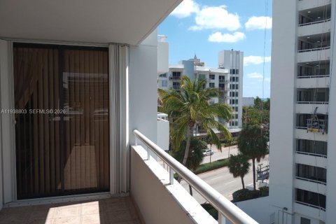 Copropriété à vendre à Miami Beach, Floride: 1 chambre, 76.18 m2 № 1996460 - photo 15
