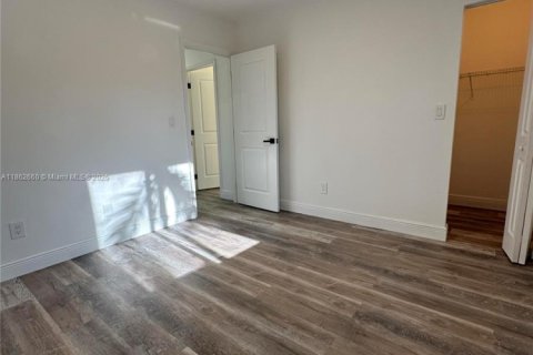 House in Homestead, Florida 3 bedrooms, 122.91 sq.m. № 1890394 - photo 13