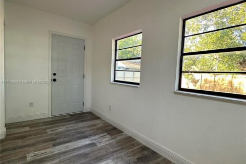 House in Homestead, Florida 3 bedrooms, 122.91 sq.m. № 1890394 - photo 22
