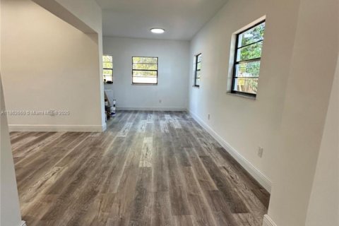 House in Homestead, Florida 3 bedrooms, 122.91 sq.m. № 1890394 - photo 20