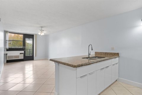 Copropriété à louer à Coral Springs, Floride: 1 chambre, 57.51 m2 № 2063474 - photo 3