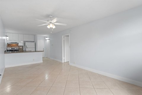 Copropriété à louer à Coral Springs, Floride: 1 chambre, 57.51 m2 № 2063474 - photo 9