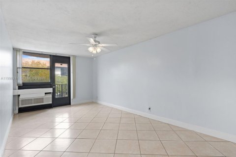 Copropriété à louer à Coral Springs, Floride: 1 chambre, 57.51 m2 № 2063474 - photo 4