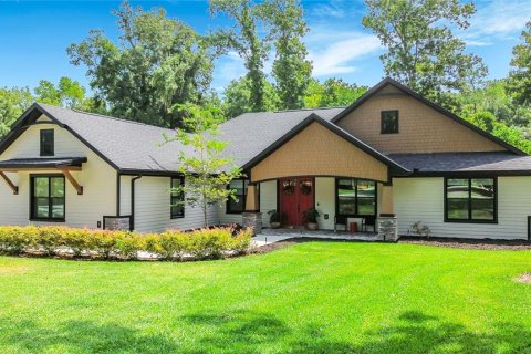House in Ocala, Florida 4 bedrooms, 242.38 sq.m. № 2280331