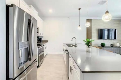 Townhouse in Kissimmee, Florida 4 bedrooms, 176.7 sq.m. № 2125311 - photo 9