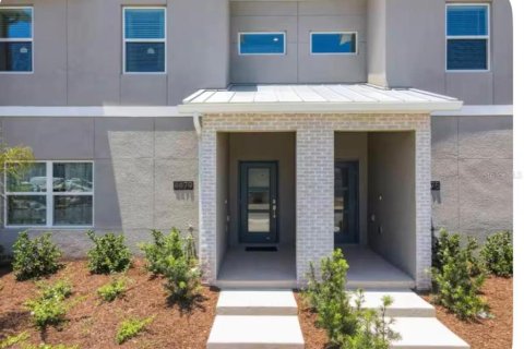 Townhouse in Kissimmee, Florida 4 bedrooms, 176.7 sq.m. № 2125311 - photo 2
