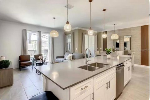 Townhouse in Kissimmee, Florida 4 bedrooms, 176.7 sq.m. № 2125311 - photo 13