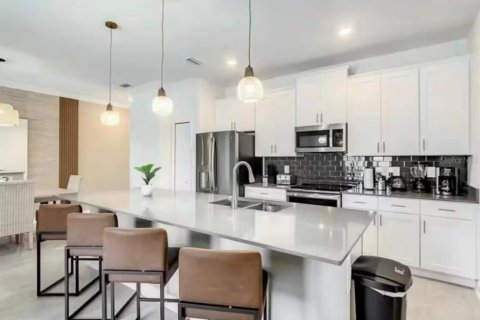 Townhouse in Kissimmee, Florida 4 bedrooms, 176.7 sq.m. № 2125311 - photo 8