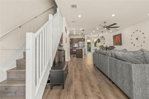 Touwnhouse à vendre à Doral, Floride: 3 chambres, 157.19 m2 № 1945217 - photo 10