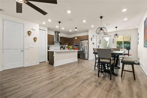 Touwnhouse à vendre à Doral, Floride: 3 chambres, 157.19 m2 № 1945217 - photo 4