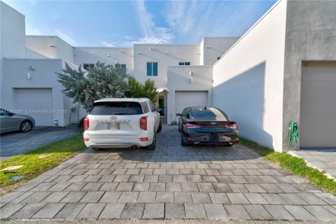 Touwnhouse à vendre à Doral, Floride: 3 chambres, 157.19 m2 № 1945217 - photo 24