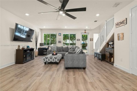 Touwnhouse à vendre à Doral, Floride: 3 chambres, 157.19 m2 № 1945217 - photo 3