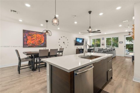 Touwnhouse à vendre à Doral, Floride: 3 chambres, 157.19 m2 № 1945217 - photo 7