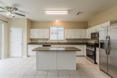 House in Fish Hawk, Florida 3 bedrooms, 205.31 sq.m. № 1906946 - photo 5