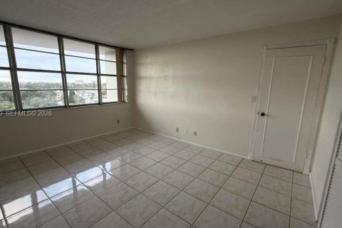Снять в аренду кондоминиум в Норт-Майами-Бич, Флорида 1 спальня, 72.46м2, № 2001316 - фото 22