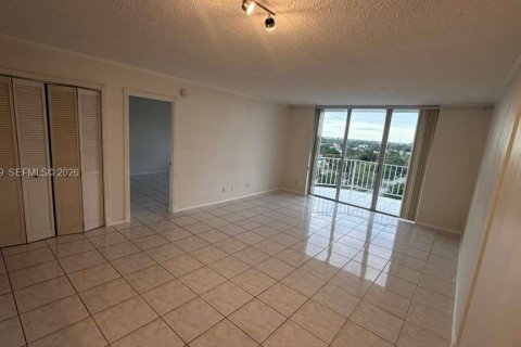 Снять в аренду кондоминиум в Норт-Майами-Бич, Флорида 1 спальня, 72.46м2, № 2001316 - фото 6