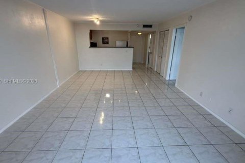 Снять в аренду кондоминиум в Норт-Майами-Бич, Флорида 1 спальня, 72.46м2, № 2001316 - фото 4