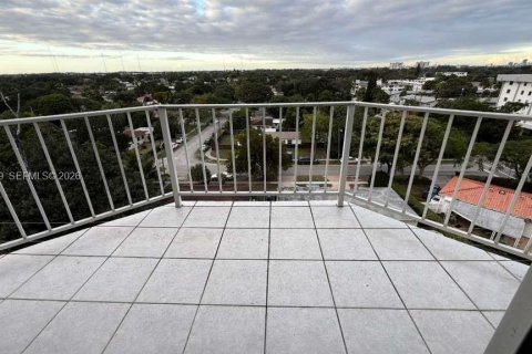 Снять в аренду кондоминиум в Норт-Майами-Бич, Флорида 1 спальня, 72.46м2, № 2001316 - фото 8