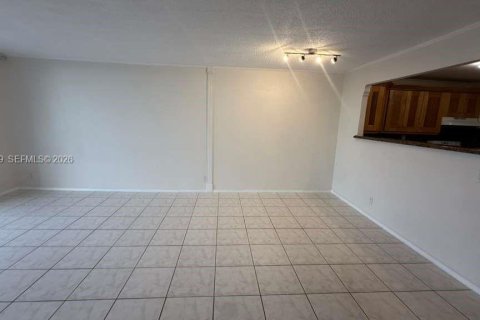 Снять в аренду кондоминиум в Норт-Майами-Бич, Флорида 1 спальня, 72.46м2, № 2001316 - фото 7