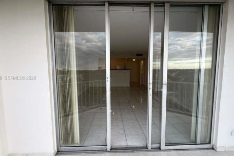 Снять в аренду кондоминиум в Норт-Майами-Бич, Флорида 1 спальня, 72.46м2, № 2001316 - фото 11