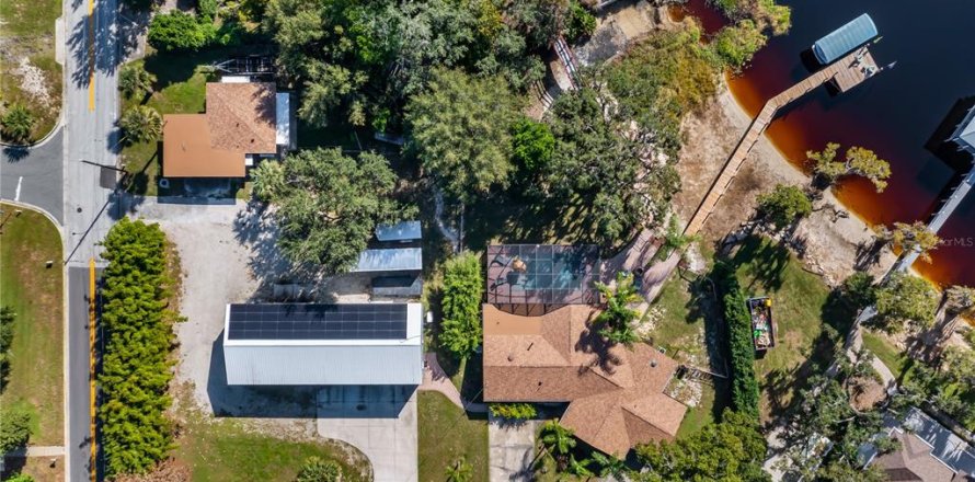 Villa ou maison à Clermont, Floride 5 chambres, 223.34 m2 № 2431659