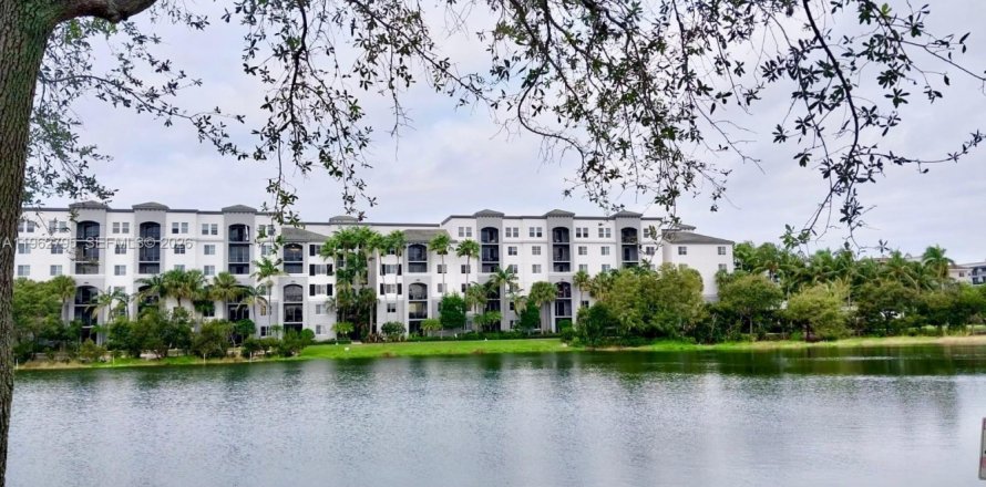 Condo in Boynton Beach, Florida, 2 bedrooms  № 2024137