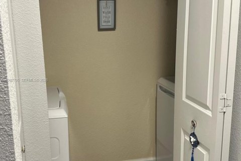 Condo in Boynton Beach, Florida, 2 bedrooms  № 2024137 - photo 9