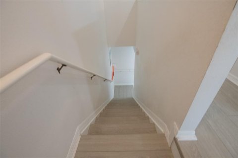 Touwnhouse à vendre à Orlando, Floride: 3 chambres, 147.99 m2 № 2403179 - photo 14