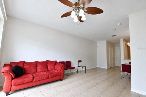 Touwnhouse à vendre à Orlando, Floride: 3 chambres, 147.99 m2 № 2403179 - photo 4