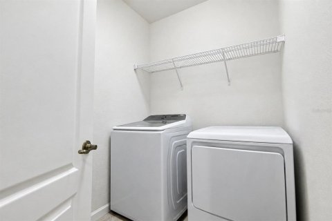 Touwnhouse à vendre à Orlando, Floride: 3 chambres, 147.99 m2 № 2403179 - photo 23