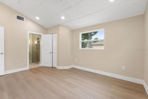 House in Venice, Florida 3 bedrooms, 121.05 sq.m. № 2094674 - photo 15