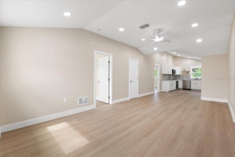 House in Venice, Florida 3 bedrooms, 121.05 sq.m. № 2094674 - photo 3