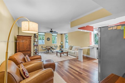 Снять в аренду кондоминиум в Майами-Бич, Флорида 2 спальни, 84.82м2, № 2003930 - фото 3