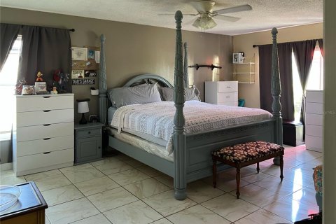 House in Kissimmee, Florida 3 bedrooms, 147.53 sq.m. № 1888626 - photo 16