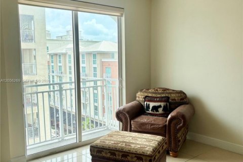 Купить кондоминиум в Майами, Флорида 2 спальни, 81.94м2, № 2168108 - фото 5