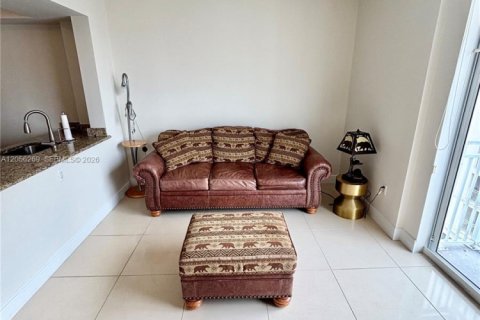 Купить кондоминиум в Майами, Флорида 2 спальни, 81.94м2, № 2168108 - фото 4