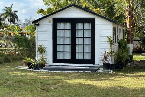 Immobilier commercial à louer à Miami, Floride: 25.08 m2 № 2153459 - photo 7