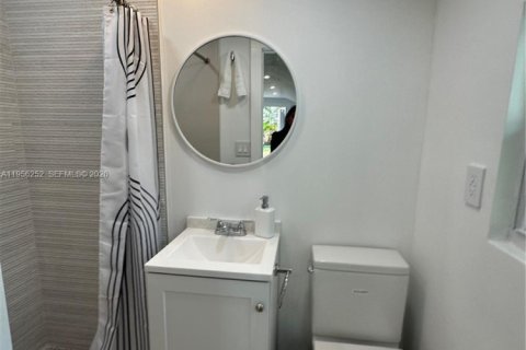 Immobilier commercial à louer à Miami, Floride: 25.08 m2 № 2153459 - photo 6